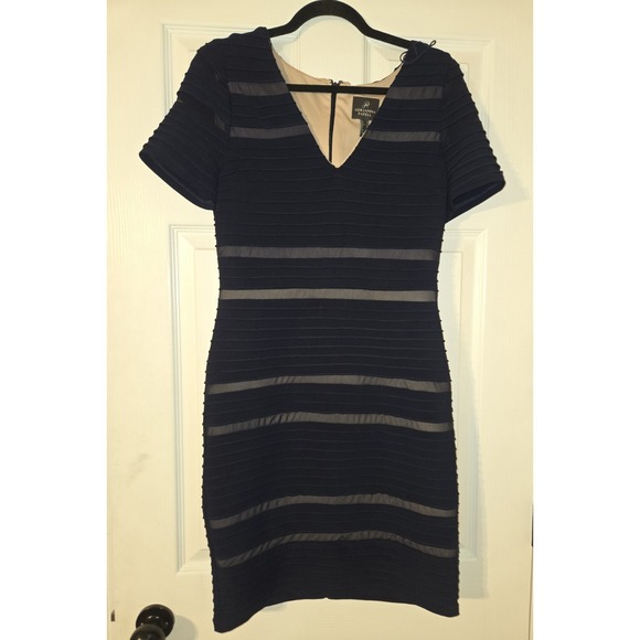 Adrianna Papell Pintucked Spliced Sheath Dress in navy blue Size 8 - Picture 3 of 6